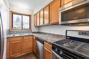 605 Portland Dr E, Burnsville, MN 55337 - Photo 11