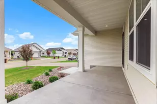 2080 Ridgepointe Dr, Hastings, MN 55033 - Photo 3
