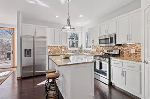 2536 N Saunders Lake Dr, Minnetrista, MN 55364 - Photo 5