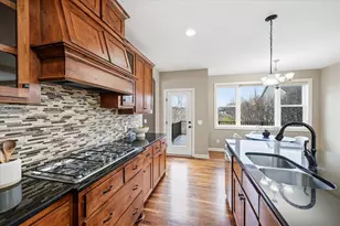 7707 Oxbow Creek Circle N, Brooklyn Park, MN 55445 - Photo 5