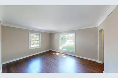 1051 Burke Avenue W, Roseville, MN 55113 - Photo 3
