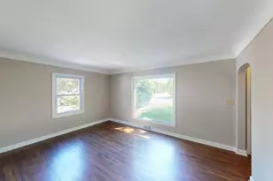 1051 Burke Ave W, Roseville, MN 55113 - Photo 3