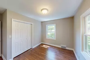 1051 Burke Ave W, Roseville, MN 55113 - Photo 9