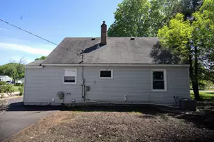 1051 Burke Ave W, Roseville, MN 55113 - Photo 15