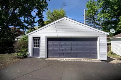 1051 Burke Avenue W, Roseville, MN 55113 - Photo 17