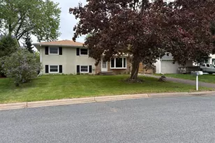 2539 Cowern Pl E, North Saint Paul, MN 55109 - Photo 1