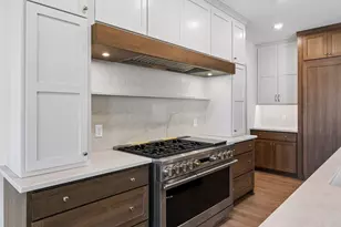 5521 Zenith Ave S, Edina, MN 55410 - Photo 13