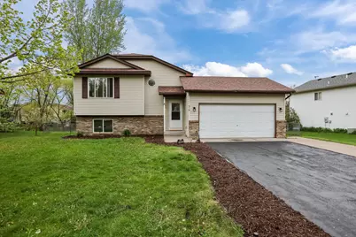 518 Horseshoe Lane, Braham, MN 55006 - Photo 1
