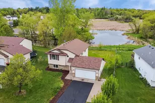518 Horseshoe Ln, Braham, MN 55006 - Photo 3