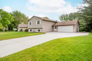 9385 Jasmine Ave S, Cottage Grove, MN 55016 - Photo 3