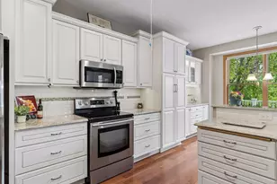 9755 Wedgewood Cir, Woodbury, MN 55125 - Photo 7