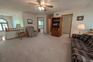 2316 Viola Heights Dr NE, Rochester, MN 55906 - Photo 9
