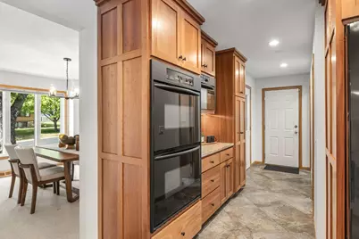 8125 Tierneys Woods Curve, Bloomington, MN 55438 - Photo 29