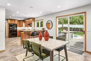 8125 Tierneys Woods Curv, Bloomington, MN 55438 - Photo 13