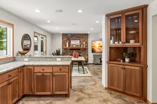 8125 Tierneys Woods Curv, Bloomington, MN 55438 - Photo 27