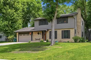 2400 Cavell Ave N, Golden Valley, MN 55427 - Photo 5