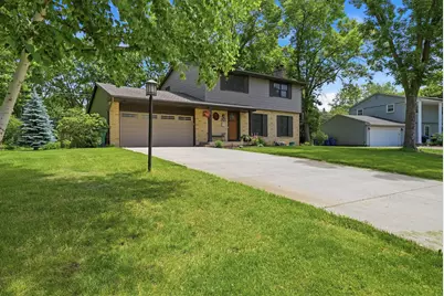 2400 Cavell Avenue N, Golden Valley, MN 55427 - Photo 3
