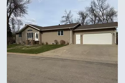 701 Lincoln Street, Lisbon, ND 58054 - Photo 1