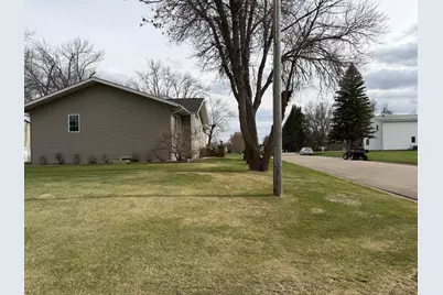 701 Lincoln Street, Lisbon, ND 58054 - Photo 43