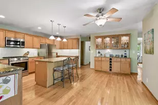 10643 Vessey Rd, Bloomington, MN 55437 - Photo 23