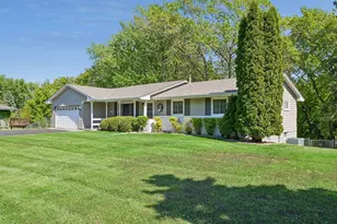 10643 Vessey Rd, Bloomington, MN 55437 - Photo 7