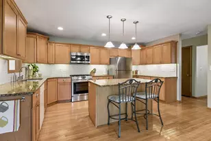 10643 Vessey Rd, Bloomington, MN 55437 - Photo 19