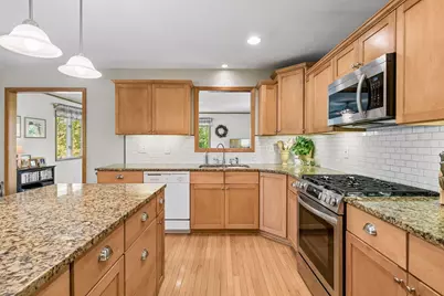 10643 Vessey Road, Bloomington, MN 55437 - Photo 21