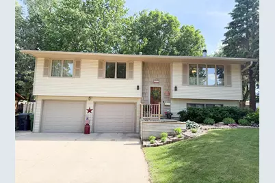 1925 Driftwood Avenue, Worthington, MN 56187 - Photo 3