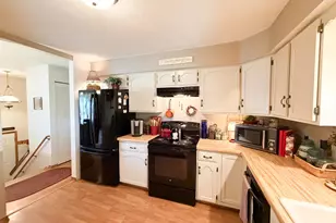 1925 Driftwood Ave, Worthington, MN 56187 - Photo 11