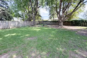 1925 Driftwood Ave, Worthington, MN 56187 - Photo 45