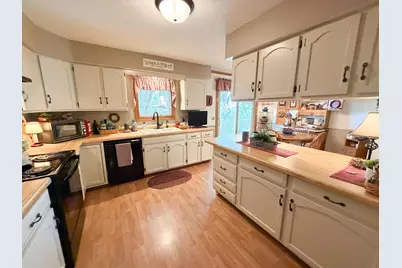 1925 Driftwood Avenue, Worthington, MN 56187 - Photo 9