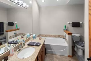 2408 Crestmount Ln, Burnsville, MN 55306 - Photo 9