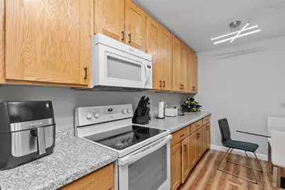 2009 E 122nd Street #C8, Burnsville, MN 55337 - Photo 9