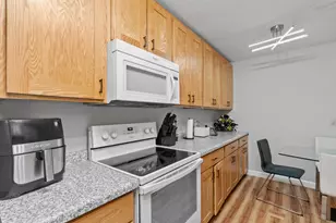 2009 E 122nd St, Burnsville, MN 55337 - Photo 9