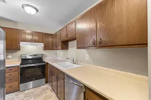 1074 Carmel Ct, Shoreview, MN 55126 - Photo 19
