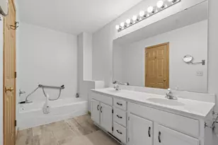 538 Queens Gate, New Brighton, MN 55112 - Photo 19