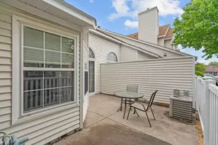 538 Queens Gate, New Brighton, MN 55112 - Photo 3