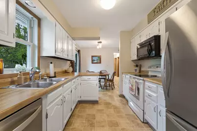533 Maple Lane, Moorhead, MN 56560 - Photo 3