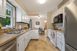 533 Maple Ln, Moorhead, MN 56560 - Photo 3