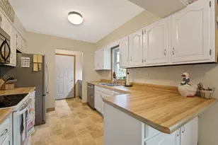 533 Maple Ln, Moorhead, MN 56560 - Photo 5