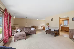 2028 Dotte Dr, White Bear Lake, MN 55110 - Photo 9