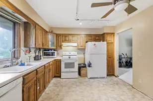 2028 Dotte Dr, White Bear Lake, MN 55110 - Photo 13