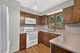 408 Sunrise Dr, Litchfield, MN 55355 - Photo 15