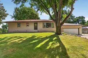 408 Sunrise Dr, Litchfield, MN 55355 - Photo 7