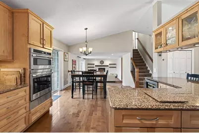 392 Pendryn Hill Curve, Woodbury, MN 55125 - Photo 5