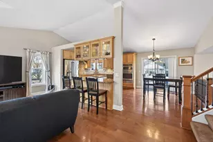 392 Pendryn Hill Curve, Woodbury, MN 55125 - Photo 3