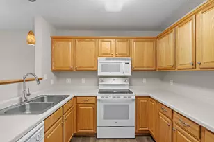 15570 Linnet St NW, Andover, MN 55304 - Photo 9