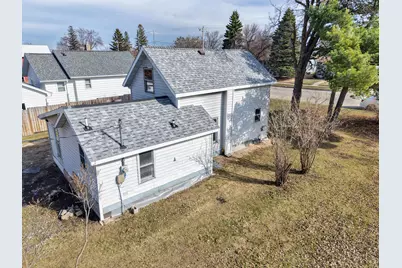 418 Main Street E, Detroit Lakes, MN 56501 - Photo 17