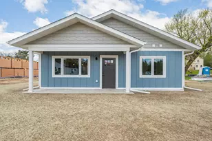 624 8th Ave NW, Grand Rapids, MN 55744 - Photo 1