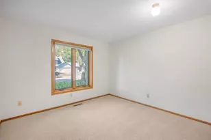 9915 29th Ave N, Plymouth, MN 55441 - Photo 15